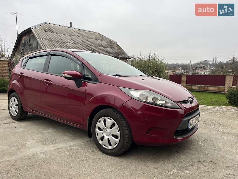 Хэтчбек Ford Fiesta 2010 в Фастове