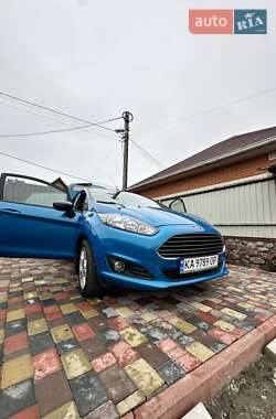 Хэтчбек Ford Fiesta 2015 в Киеве
