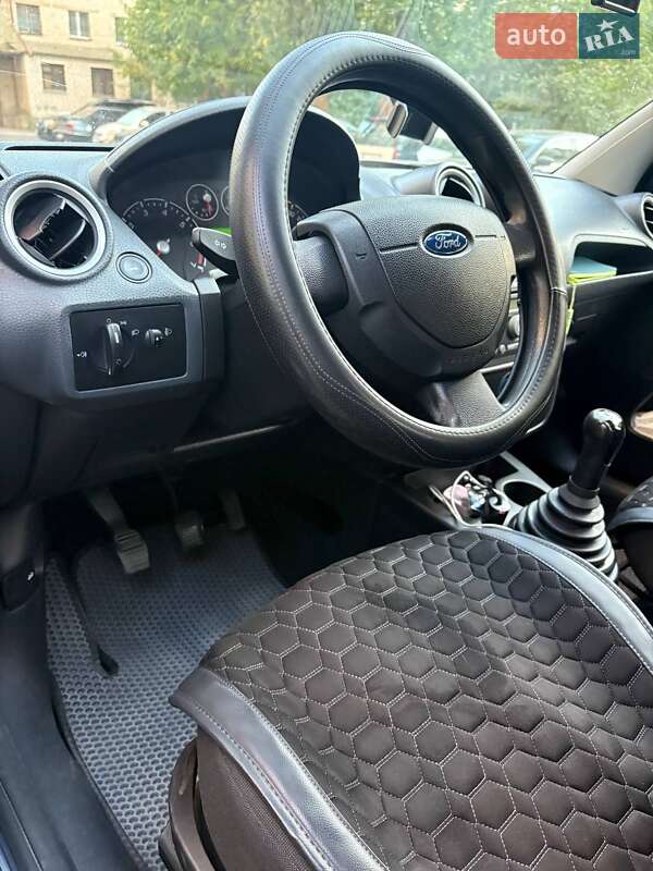 Хэтчбек Ford Fiesta 2008 в Николаеве