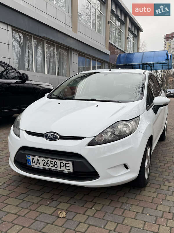 Хэтчбек Ford Fiesta 2011 в Черкассах