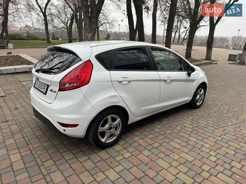 Хэтчбек Ford Fiesta 2011 в Черкассах