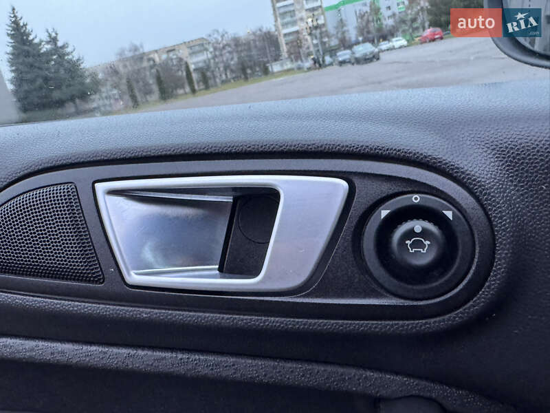 Седан Ford Fiesta 2014 в Рівному