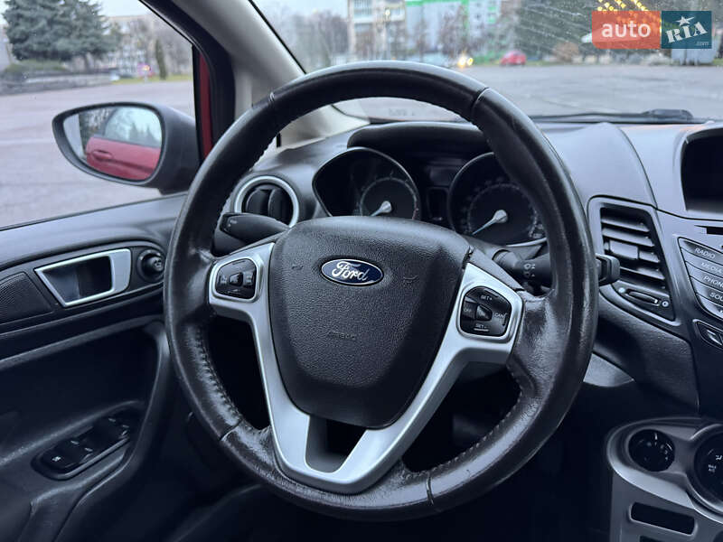 Седан Ford Fiesta 2014 в Рівному