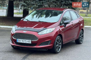 Седан Ford Fiesta 2014 в Ровно