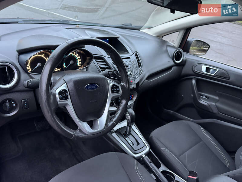 Седан Ford Fiesta 2014 в Рівному
