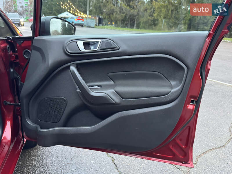 Седан Ford Fiesta 2014 в Рівному