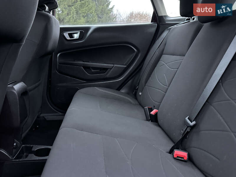 Седан Ford Fiesta 2014 в Рівному