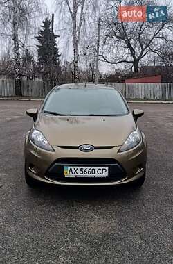 Хэтчбек Ford Fiesta 2012 в Первомайске