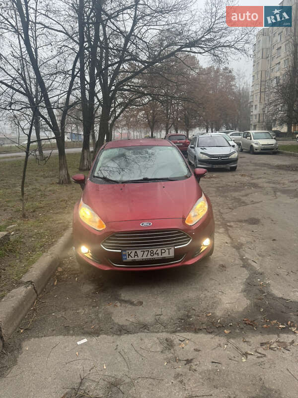 Хетчбек Ford Fiesta 2015 в Києві