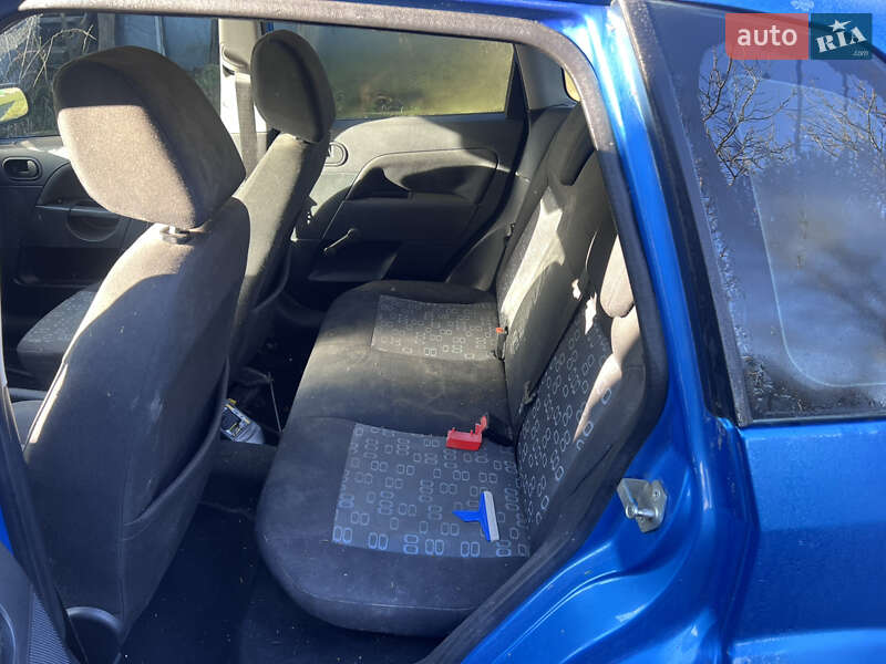 Хэтчбек Ford Fiesta 2005 в Черновцах фото 3 Хэтчбек Ford Fiesta 2005 в Черновцах