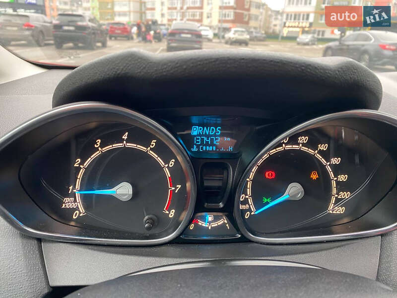 Хэтчбек Ford Fiesta 2014 в Гатном