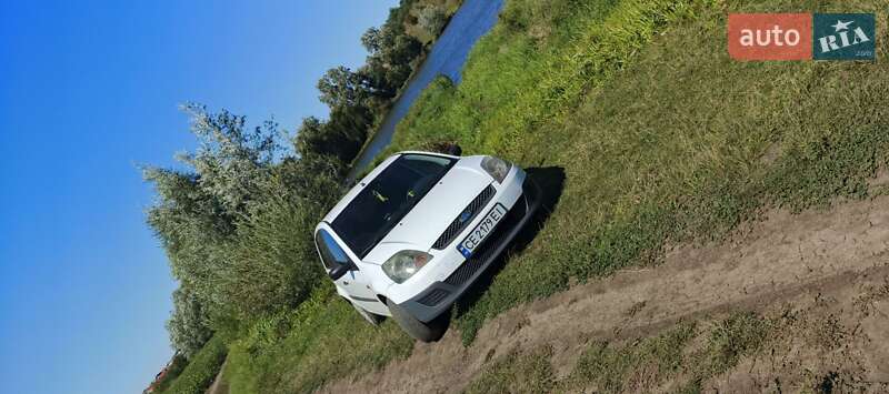 Хэтчбек Ford Fiesta 2007 в Снятине