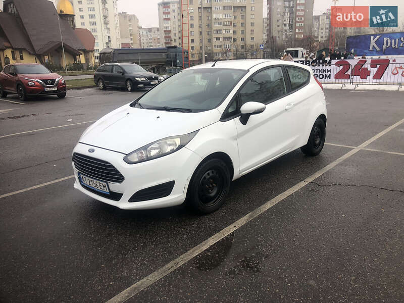 Хэтчбек Ford Fiesta 2013 в Ивано-Франковске