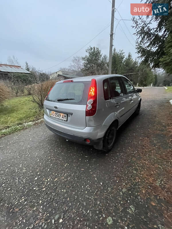 Хэтчбек Ford Fiesta 2007 в Мукачево