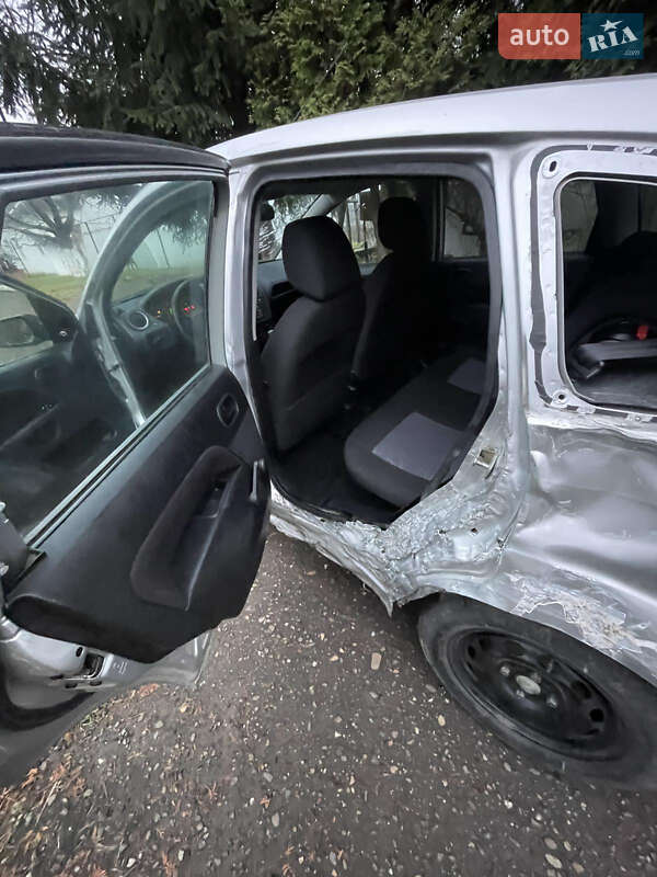 Хэтчбек Ford Fiesta 2007 в Мукачево