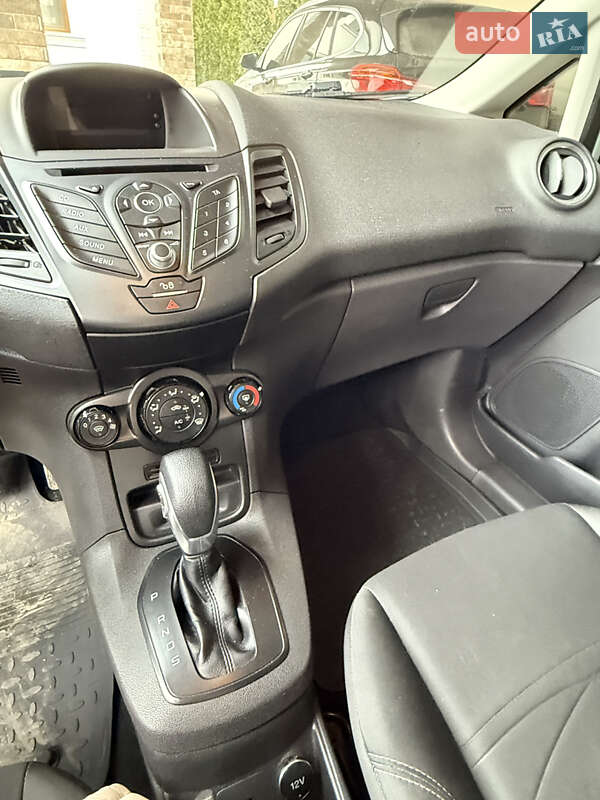 Хетчбек Ford Fiesta 2016 в Кам'янець-Подільському