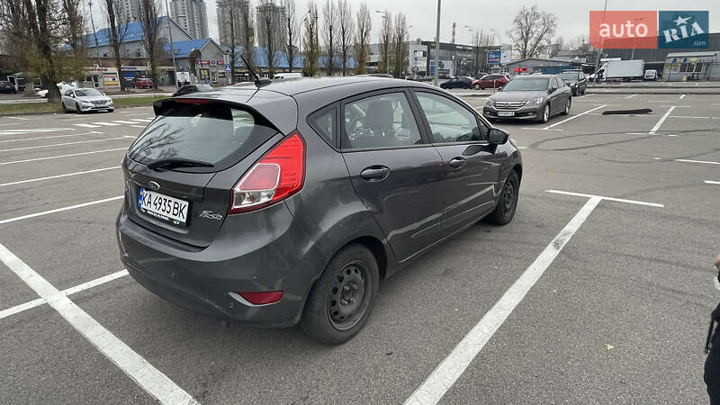 Хэтчбек Ford Fiesta 2016 в Киеве