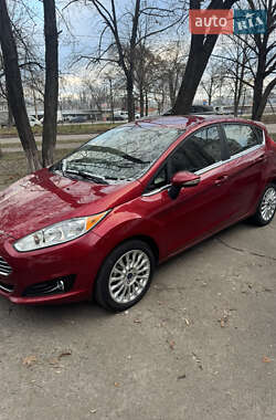 Хэтчбек Ford Fiesta 2015 в Киеве