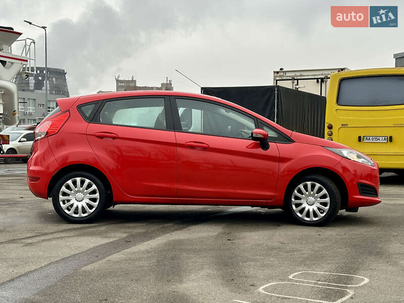 Хэтчбек Ford Fiesta 2013 в Киеве