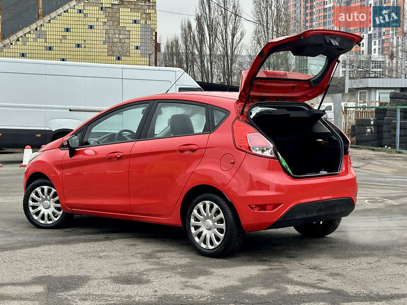 Хэтчбек Ford Fiesta 2013 в Киеве