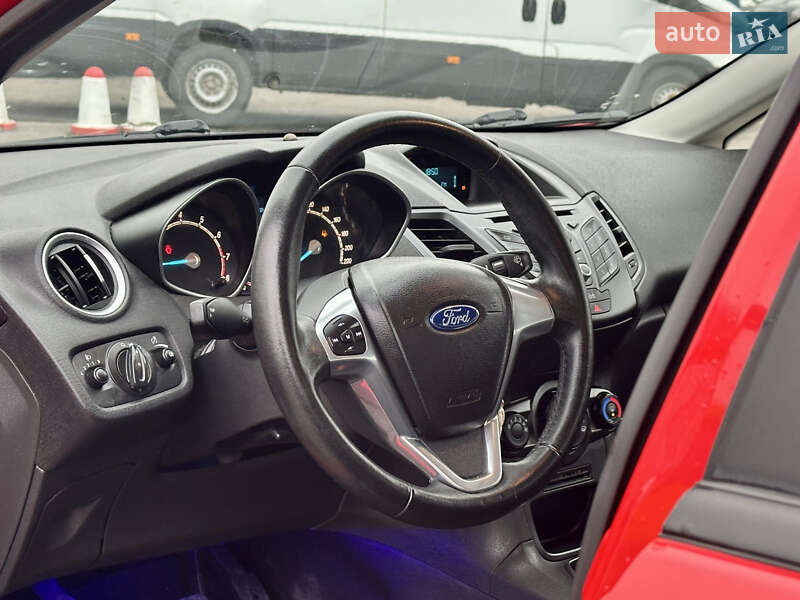 Хэтчбек Ford Fiesta 2013 в Киеве