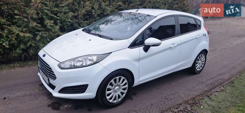 Хэтчбек Ford Fiesta 2014 в Каневе