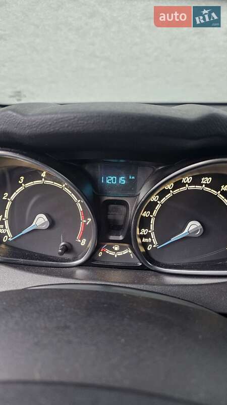 Хэтчбек Ford Fiesta 2014 в Каневе