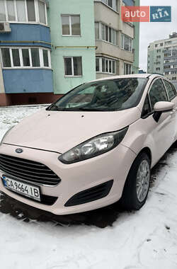 Хетчбек Ford Fiesta 2015 в Черкасах