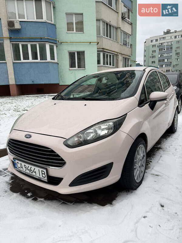 Хетчбек Ford Fiesta 2015 в Черкасах