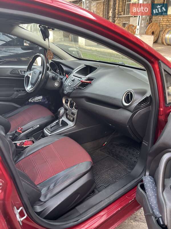 Хэтчбек Ford Fiesta 2015 в Одессе