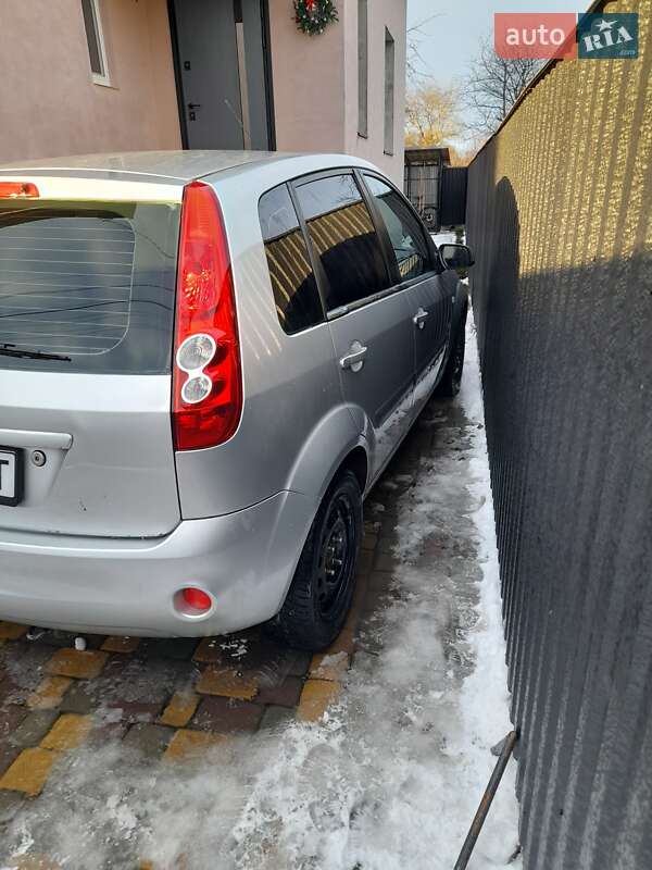 Хэтчбек Ford Fiesta 2008 в Ивано-Франковске