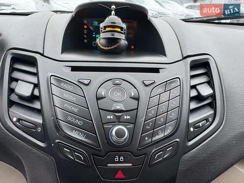 Хетчбек Ford Fiesta 2016 в Львові