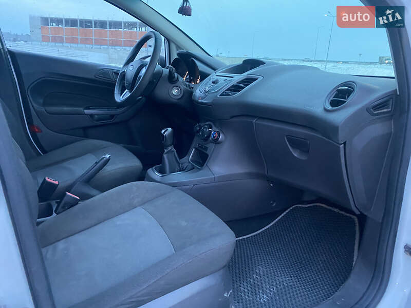 Хетчбек Ford Fiesta 2013 в Львові