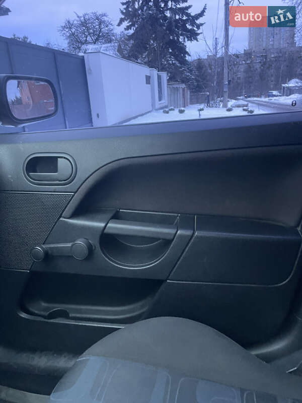 Хэтчбек Ford Fiesta 2007 в Харькове