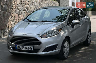 Седан Ford Fiesta 2015 в Кропивницком