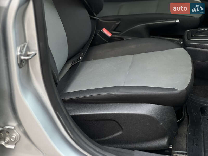 Седан Ford Fiesta 2015 в Кропивницком