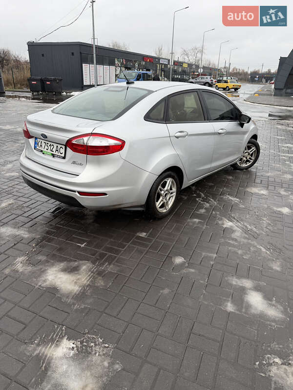 Седан Ford Fiesta 2017 в Днепре