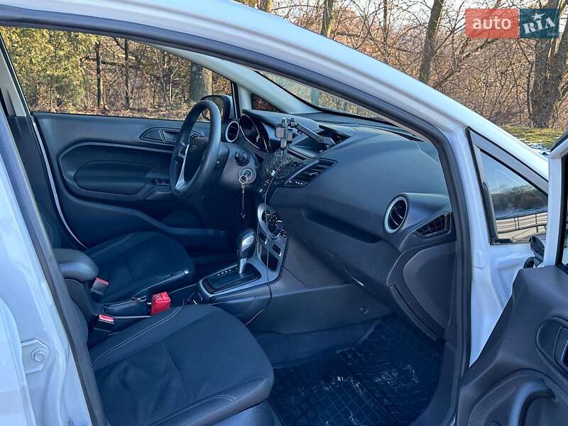 Хетчбек Ford Fiesta 2018 в Івано-Франківську