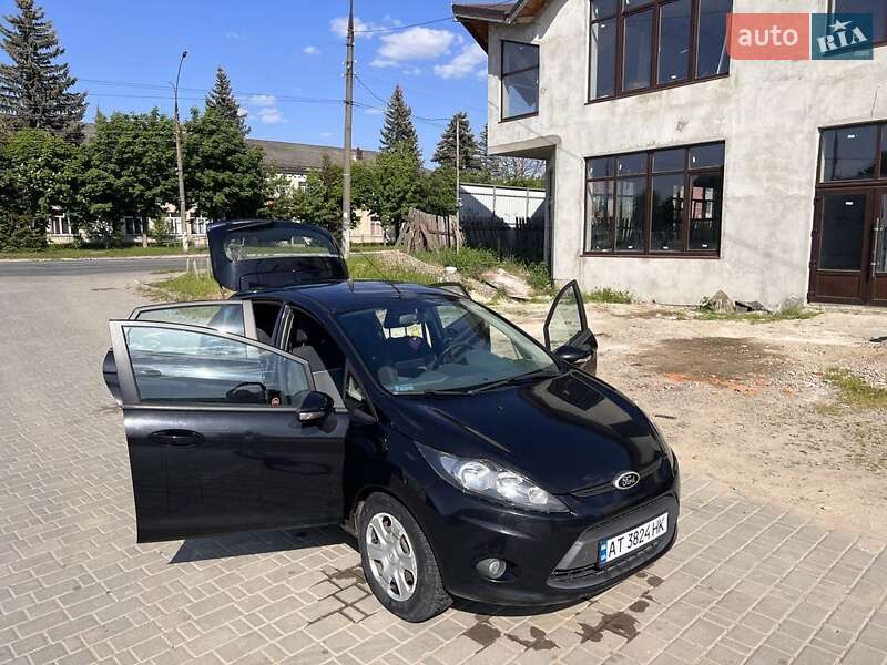 Хэтчбек Ford Fiesta 2010 в Ивано-Франковске