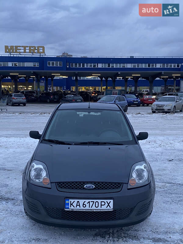 Хетчбек Ford Fiesta 2005 в Києві