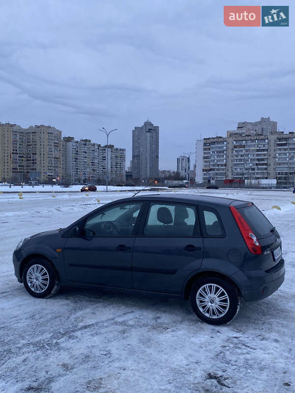 Хетчбек Ford Fiesta 2005 в Києві