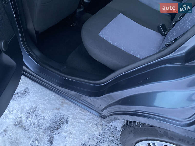 Хетчбек Ford Fiesta 2005 в Києві