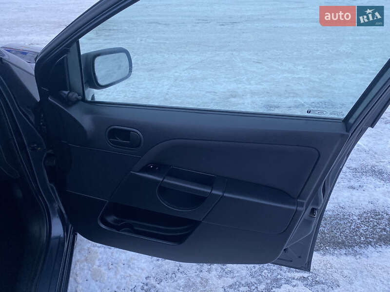 Хетчбек Ford Fiesta 2005 в Києві