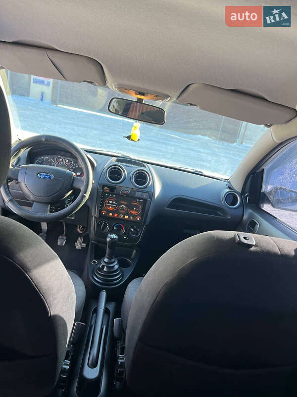 Хэтчбек Ford Fiesta 2006 в Тернополе