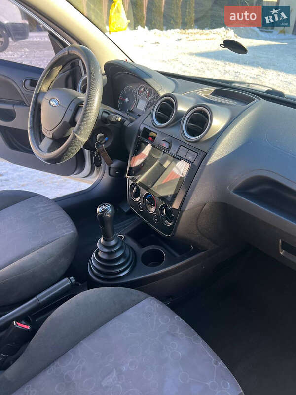 Хэтчбек Ford Fiesta 2006 в Тернополе