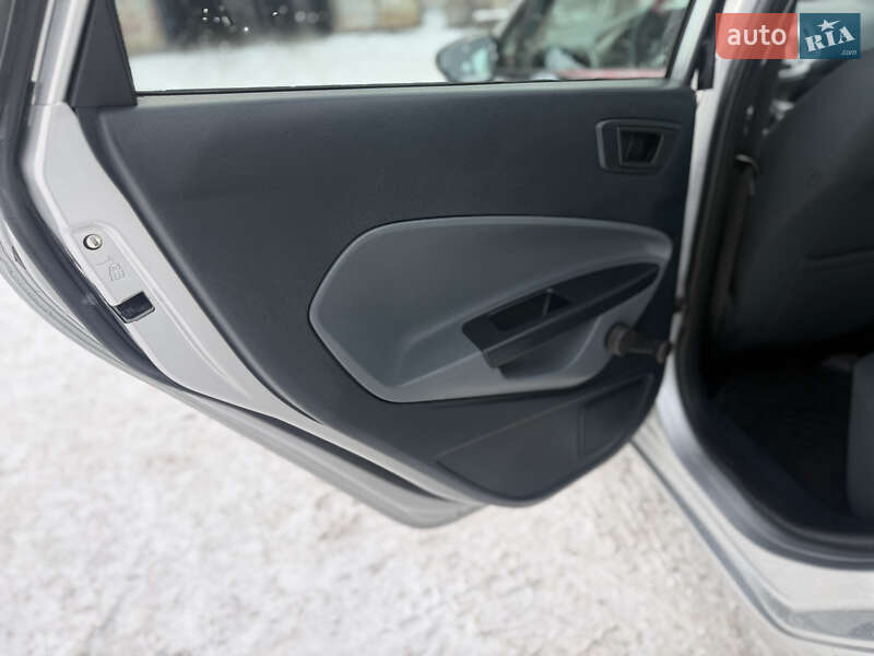 Хэтчбек Ford Fiesta 2010 в Виннице