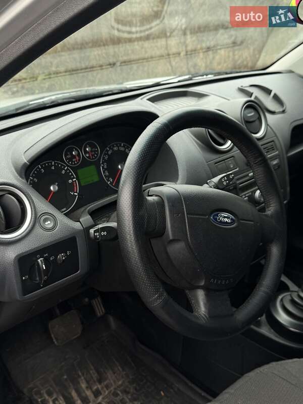 Хэтчбек Ford Fiesta 2008 в Бородянке
