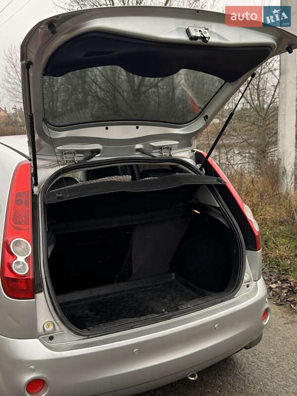 Хэтчбек Ford Fiesta 2008 в Бородянке