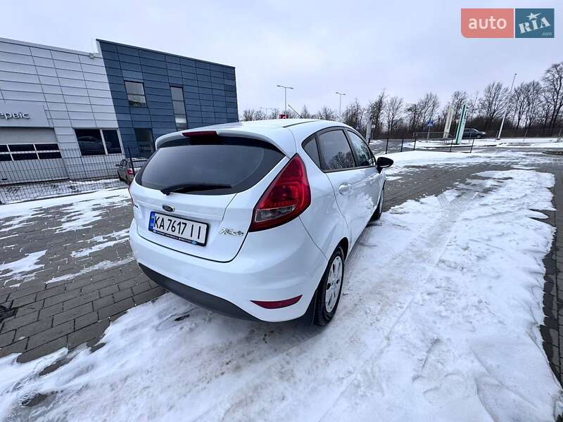 Хэтчбек Ford Fiesta 2011 в Ивано-Франковске