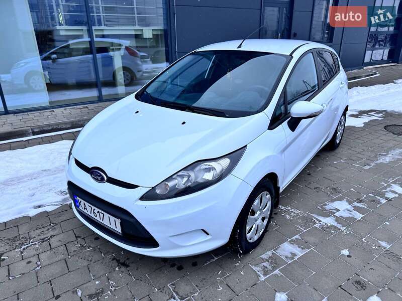 Хэтчбек Ford Fiesta 2011 в Ивано-Франковске